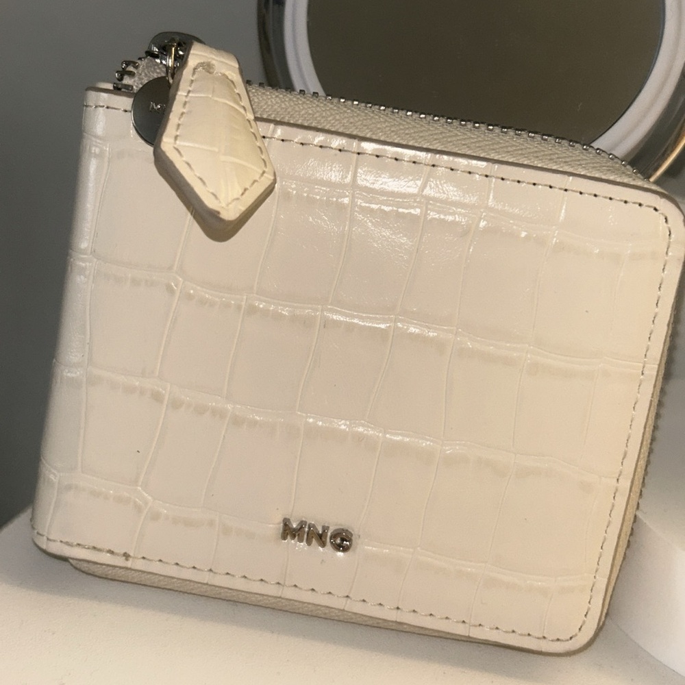 MNG Croc-Embossed Cream Wallet